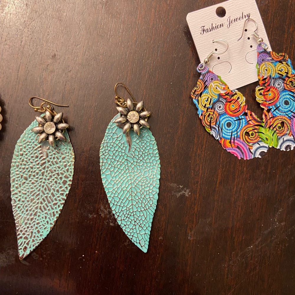 Earring Bundle - Picture 2 of 4